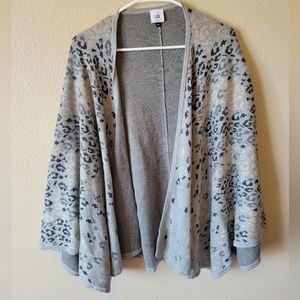 Cabi Knit Gigi Cape Style #3115 One Size Wrap Around Snow Leopard Sweater